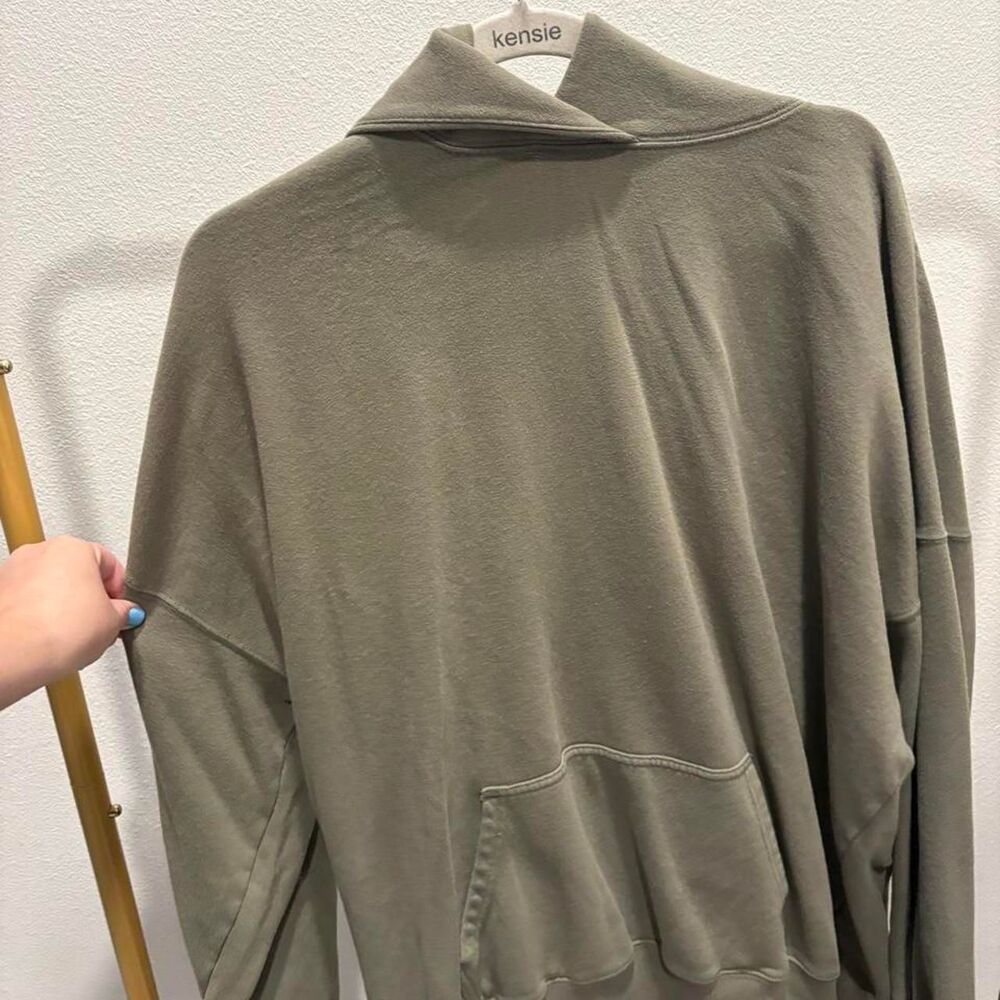 Hollister-co Women's Khaki and Green Sweatshirt